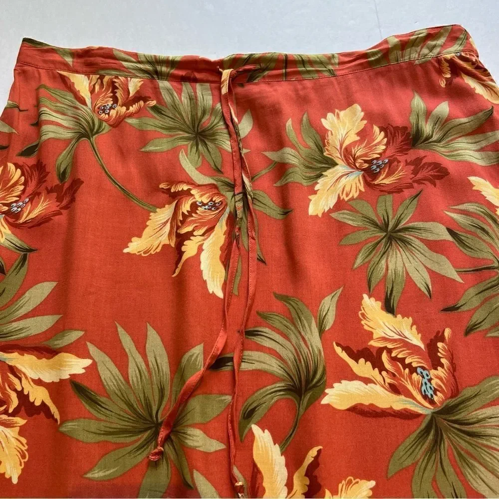 Sag Harbor Women's Skirt Beautiful Floral Size Large Burnt orange, sage & cream